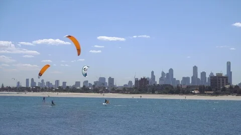 People kiteboard at St Kilda, Melbourne, Australia 스톡 동영상 93001663