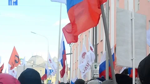 People at the march of memory of killed opposition leader Boris Nemtsov Stock Footage 78192055