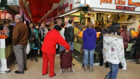 People in a market Vidéo 10560862