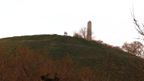 People at the monument of memory Vídeos de archivo 74432445