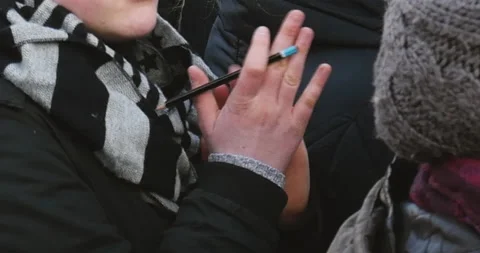 People mourning clapping hands tribute to Charlie Hebdo - protests after Pari 動画素材 188912438