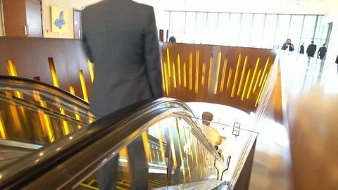 People Move on Escalator Видео 116249916