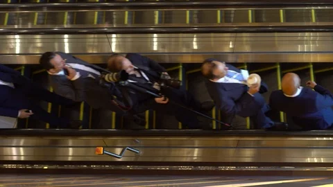 People Move on Escalator 動画素材 116249985