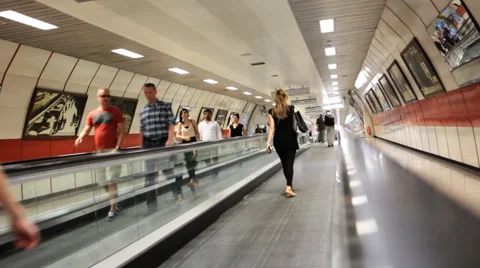 People on the moving sidewalk Stock-Footage 52093245