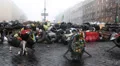 People near barricades on the Khreshchatyk street - main street of Kiev, Ukraine HD Footage