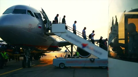 People out of the plane Stock-Footage 53867040