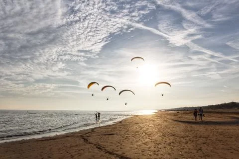 People parasailing at the beach Foto stock