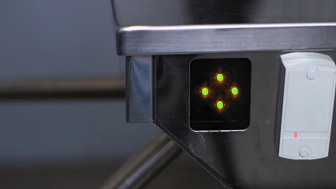 People pass through the turnstile Vídeo Stock 85745109