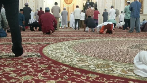People performing tarawih prayers at the mosque in the holy month of Ramadan Stock Footage 270503859