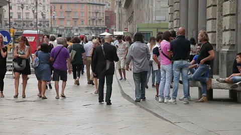 People on the Piazza Duomo Stock Footage 61576091
