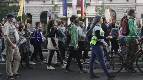 People with placards march in a column 库存影片 197329111
