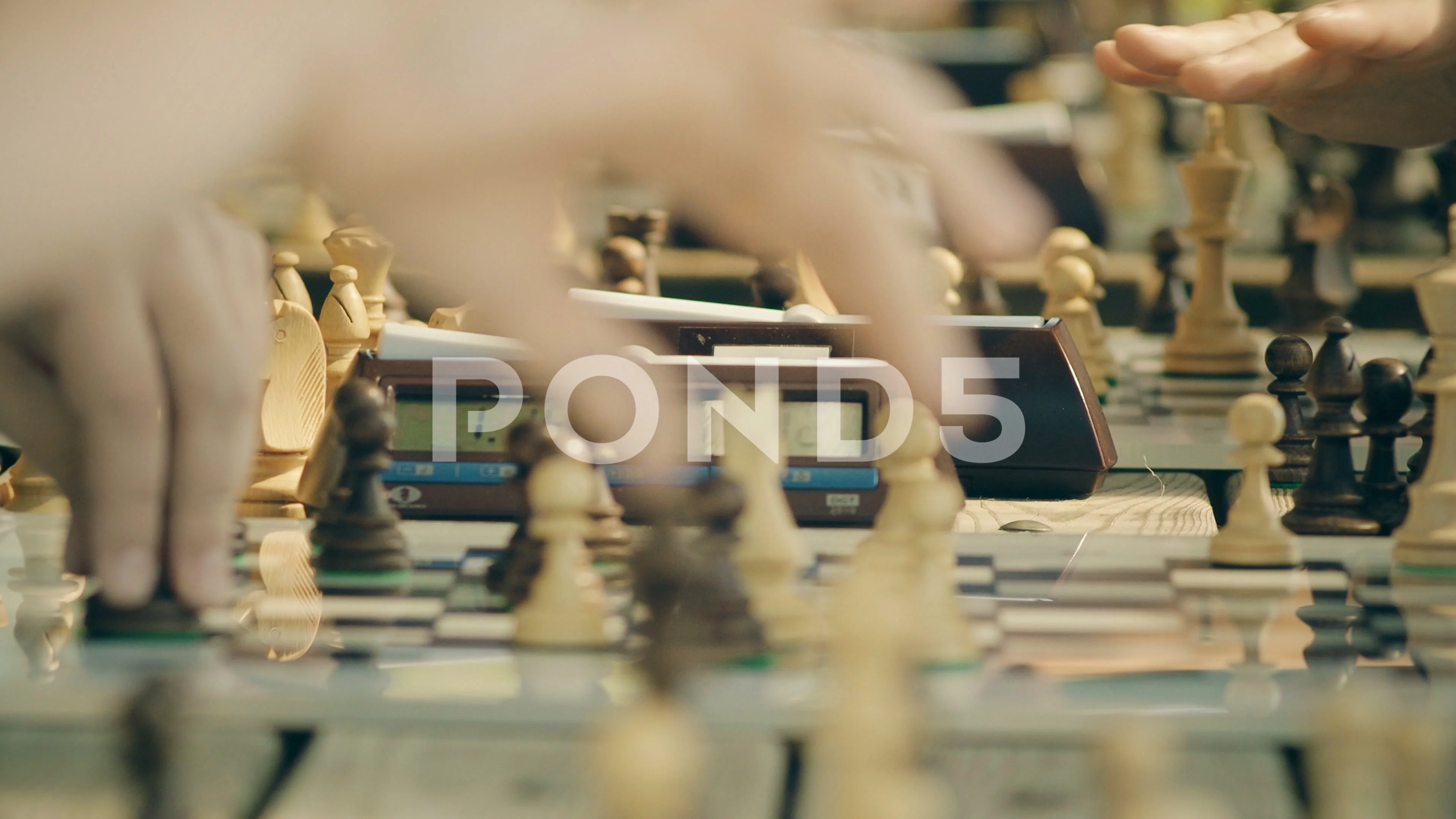 people play chess with time control, Stock Video