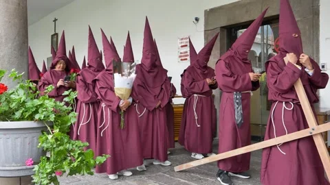 People preparing for parade during Jesus del Gran Poder procession Video stock 333485247