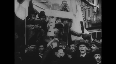 People protesting with Emperor Charles effigy Stock Footage 43321552