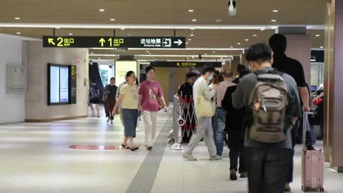 People queuing for security checks 스톡 동영상 337645747