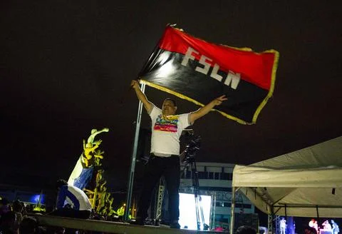 People react to preliminary results of local elections in Managua, Nicaragua - 0 스톡 사진