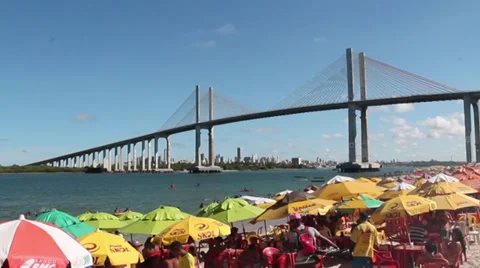 People at Redinha beach Video stock 36010935