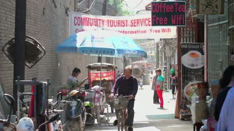 People on a residential streets Vídeo Stock 12464215