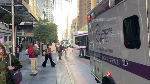 People return to work in New York City during Covid-19 Omicron pandemic Vidéo 164667478