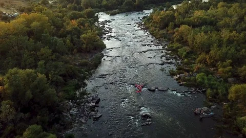 People on the River rafts at sunset 스톡 동영상 128129061