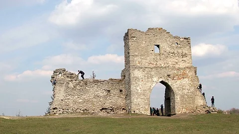 People on the ruins Stock Footage 97522962