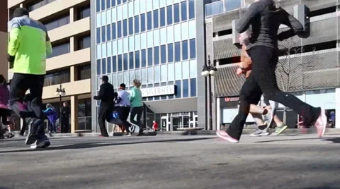 People running in race Видео 36783871