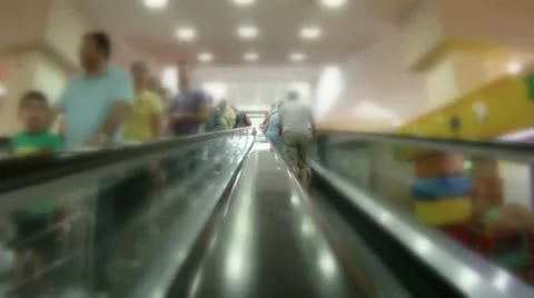 People rush on escalator motion blurred. Vídeos de archivo 22243155