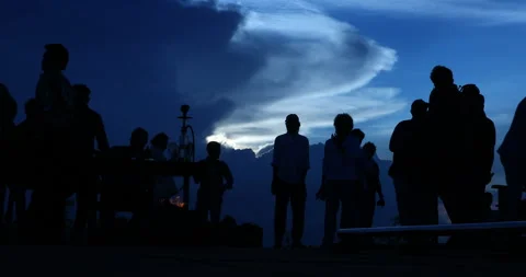 People Silhouette at sunset 库存影片 327078078