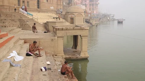 People sitting in a ghat 스톡 동영상 103424787
