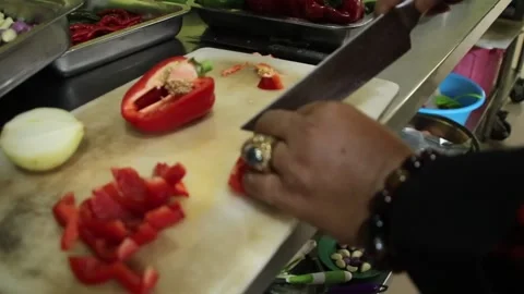 People Slice tomatoes thinly 스톡 동영상 282259019