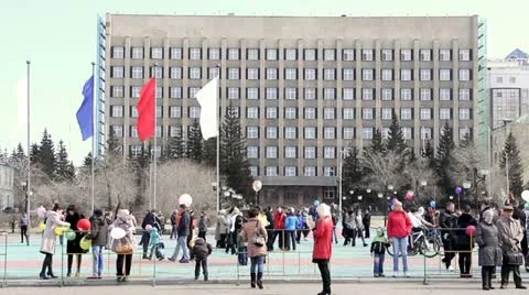 People in square during the May Day demonstration 库存影片 11004426
