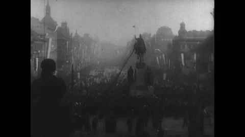 People at St. Wenceslas square Stock Footage 43321514