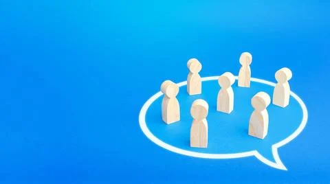 People stand in a conversation cloud bubble shape. Active discussion. Taki... 库存照片