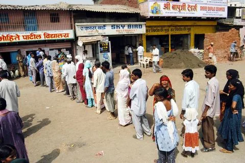 People standing in queue to vote during the 2004 Indian Loksabha elections... Stock Photos