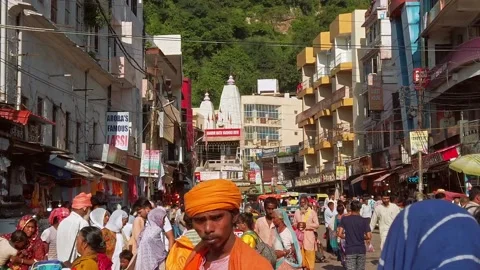 People on the streets of Haridwar. Stock Footage 163356344