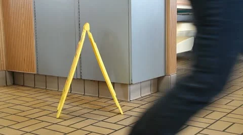 People strolling in a building 動画素材 10919929