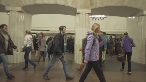 People in the subway 動画素材 69222546