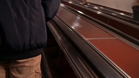 People in a subway 動画素材 87202525