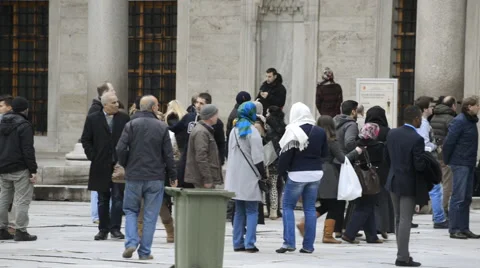 People talking in the yard Stockbeeldmateriaal 63044435