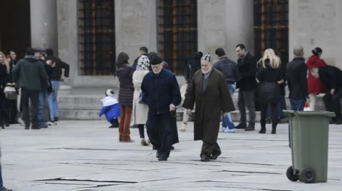 People talking in the yard Stockbeeldmateriaal 63044445