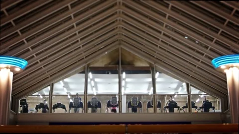 People training on treadmills 库存影片 73080557