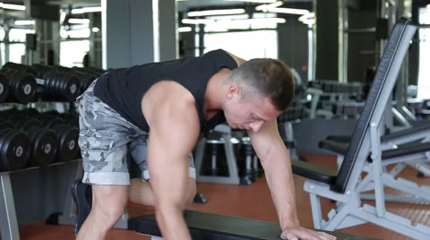 People training, working out, exercising in gym and fitness club Vidéo 66432279