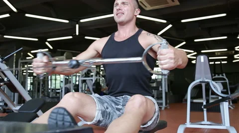 People training, working out, exercising in gym and fitness club Vidéo 66432530