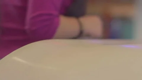 People using a card in a turnstile Vidéo 75165582