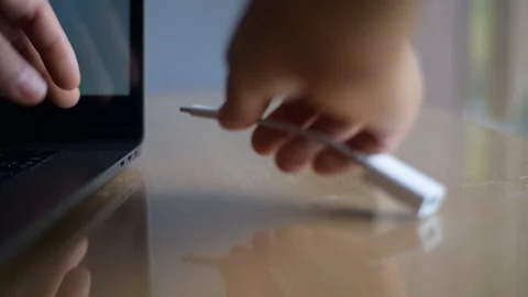 People using laptop. 스톡 동영상 128472858