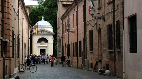 People visit the Dante's Tomb in Ravenna, Italy. Stock Footage 59794167