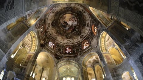 People visit San Vitale basilica in Ravenna, Italy. Video stock 59794915