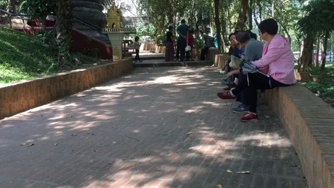 People Visit Wat Phnom, Phnom Penh City Cambodia IMG 1193 Vidéo 120148315