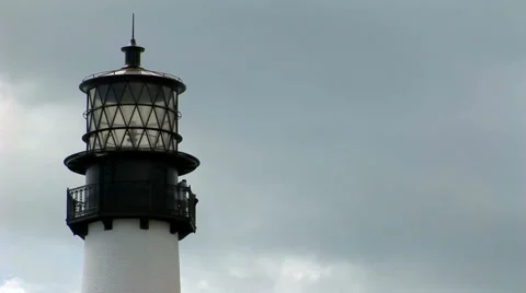 People visiting  Key Biscayne lighthouse in Miami Vídeos de archivo 3370913