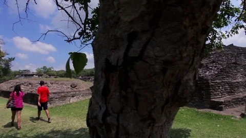 People visiting the pyramids in the archaeological zone of "Tajin" en Veracruz. Stock Footage 77375878